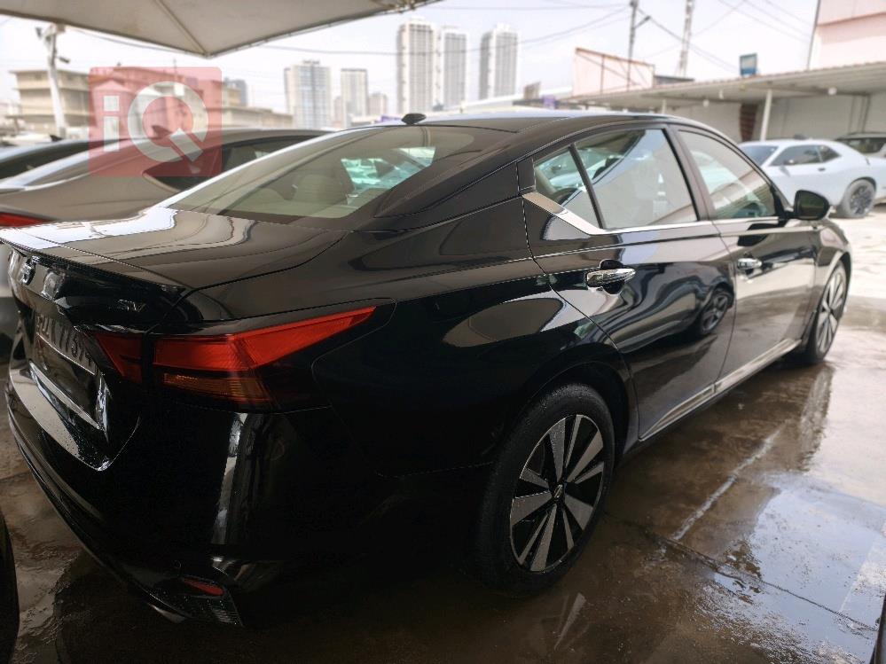 نيسان ألتيما